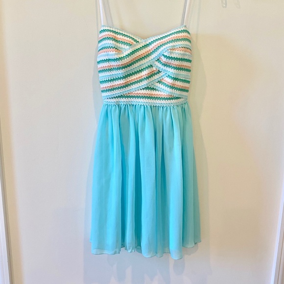 B.Smart Strapless Retro-Looking Dress Sz 4 - Picture 3 of 7